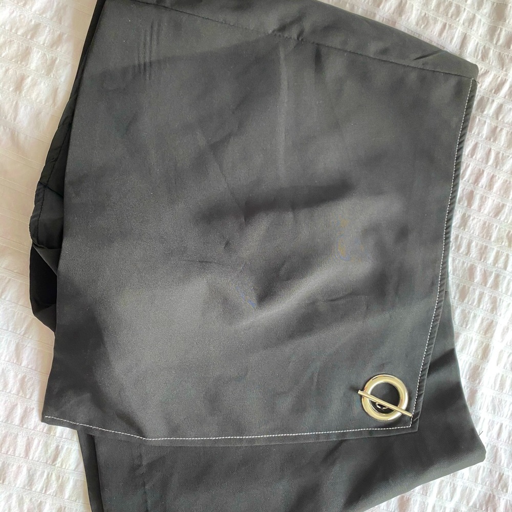 Forever 21 black skort